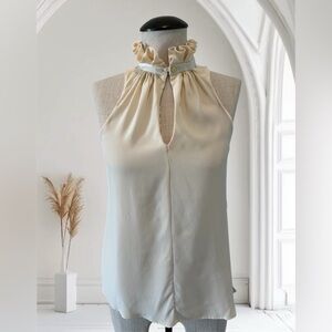 JG Sassy Silk Crepe Chic Cream Ruffle Neck Blouse - NWT - Size 0